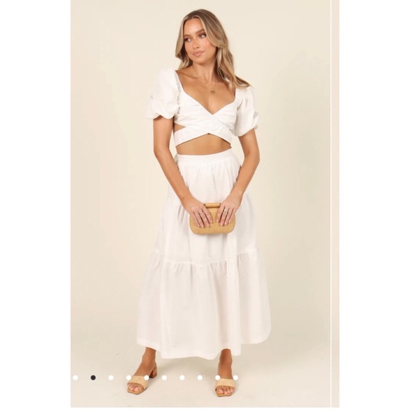 Beautiful white two piece outfit 🤍 - Picture 2 of 7